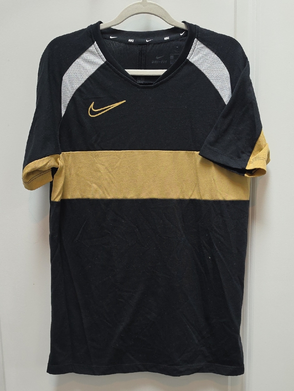 Nike Black and Gold Short Sleeve Athletic Tee with White Accents